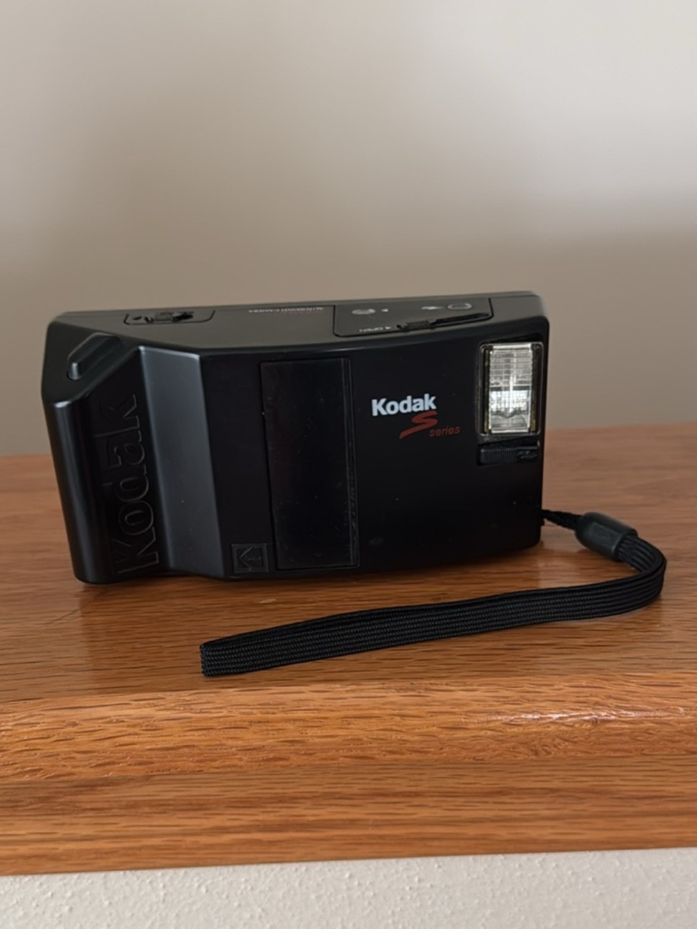 “Kodak” Point-and-Shoot Camera